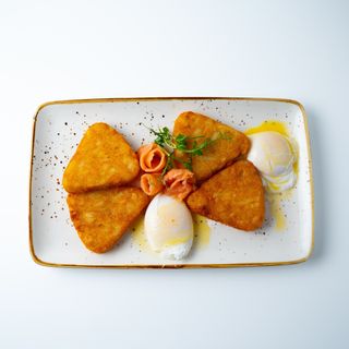 Хашбраун с яйцом пашот