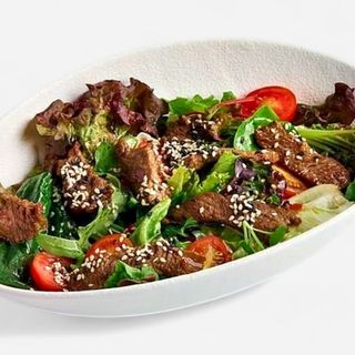 Теплый салат с телятиной 