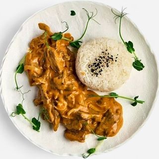 Строганов в соусе кимчи