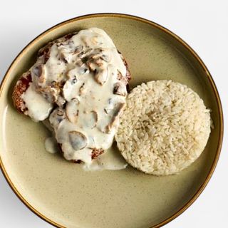 Шницель в сливочном соусе