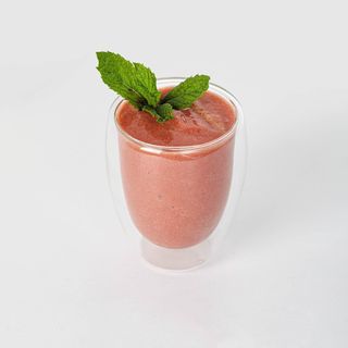 Смузи клубника-авакадо