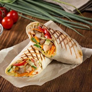 Комбо Донер в лаваше из курицы (1,5 пор.)3 штуки + 1л Соса-Сола + Перчик