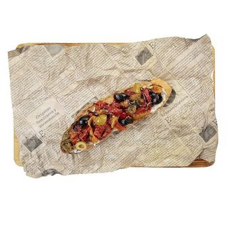 Брускетта с запеченным перцем и хумусом