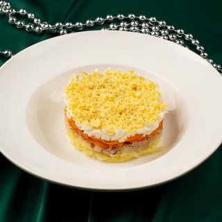 Мимоза с тунцом и репчатым луком