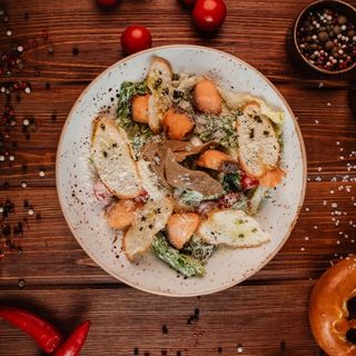 Салат "Цезарь" с сёмгой