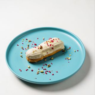 Фисташковый эклер