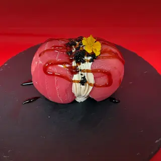Nurs MacaRolls с тунцом