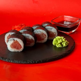 Ролл с тунцом