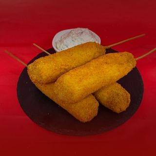 Корн-Дог + чесночный соус (4 шт.)