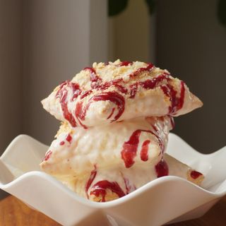 Наполеон с малиновым пюре