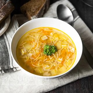 Суп лапша с курицей