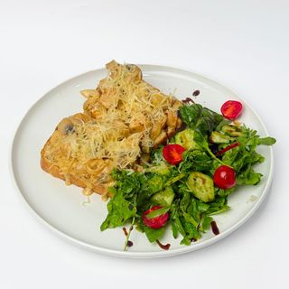 Тост с курицей и грибами