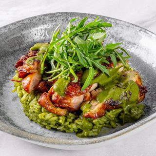 Курица в соусе зеленой кари