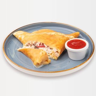 Креп с копченой курицей и сыром