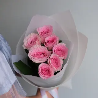 Букет из 7 нежно-розовых роз 