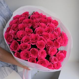 Букет из 51 малиновой розы
