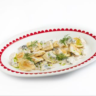 Вареники с картофелем в грибном соусе