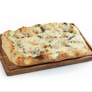 Пицца с куриным филе по Тоскански