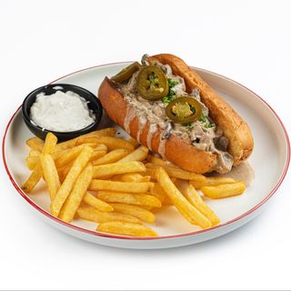 Говядина по-строгановски с фри и трюфельным айоли