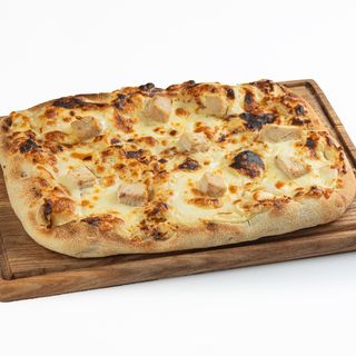 Пицца сырная с цыпленком