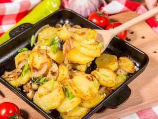 Картофель по-домашнему с грибами