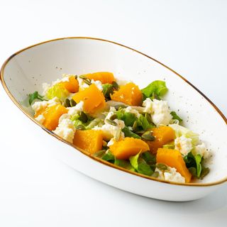Салат с запечённой тыквой и сыром фета 