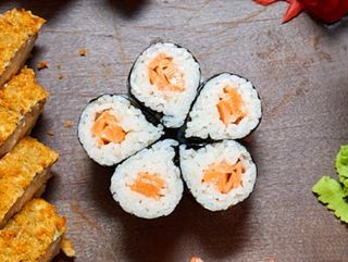 Ролл с угрём