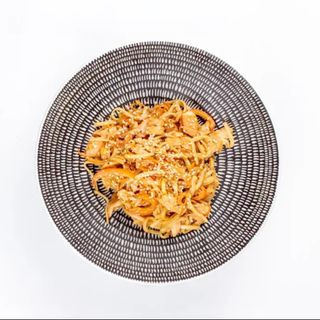 Wok с лососем