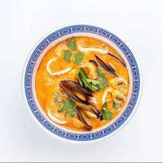 Том Ям L с морепродуктами (360/130 гр.)