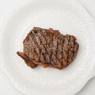 Рибай Конина перечным соусом