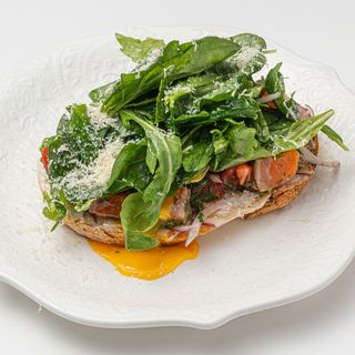 Брускетта с лососем