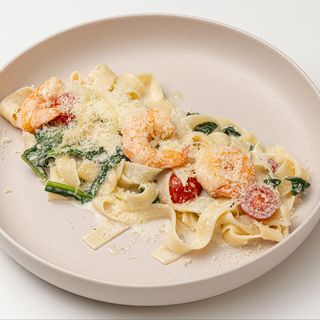 Феттучини с креветками