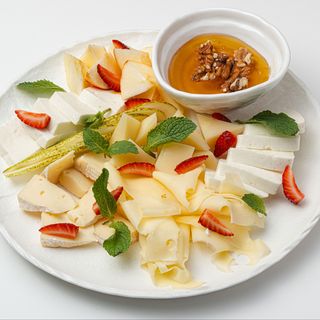 Сырная тарелка