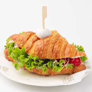 Круассан Цезарь