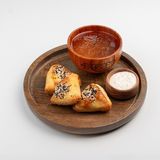 Самса из говядины с бульоном и сузбе