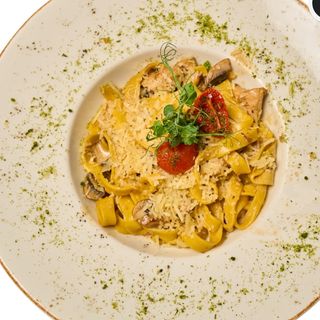 Фетучини с тигровыми креветками