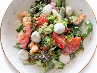 Салат с креветками