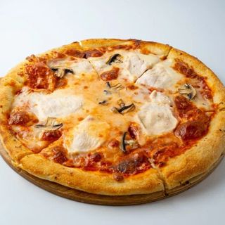 Пицца с курицей и грибами 