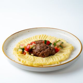 Запечённые котлеты с картофельным пюре