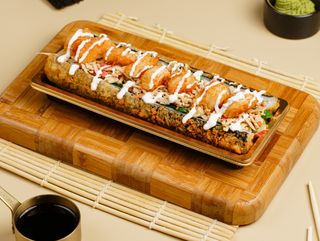 Суши хот дог с креветкой