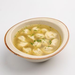 Пельмени ханские с бульоном