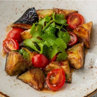 Салат с хрустящими баклажанами