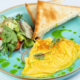 Превкусный омлет с грибами и веченой