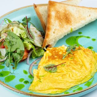 Превкусный омлет с сыром моцарелло