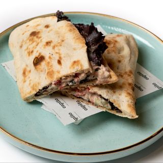 Тунец с фокаччей