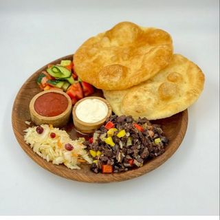 Сакский завтрак с кониной