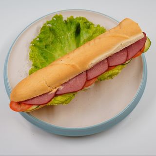 Багет с копченой говядиной