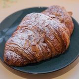 Круассан миндальный