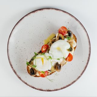 Злаковый хлеб с курицей и грибами