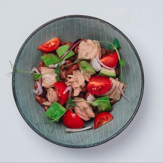 Салат с тунцом